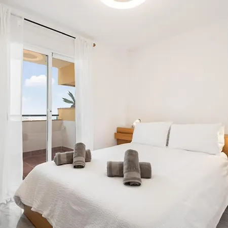 Riviera Sea Views Apartment