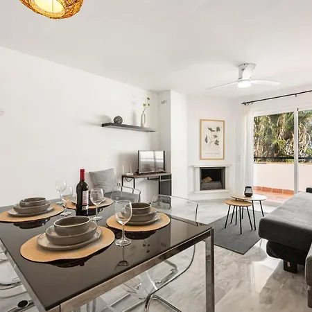 Riviera Sea Views Apartment