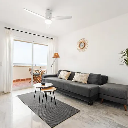 Riviera Sea Views Apartment *